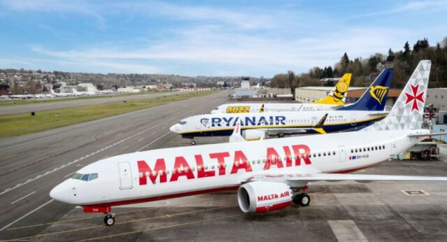 Ryanair takes delivery of its first Boeing 737-8200