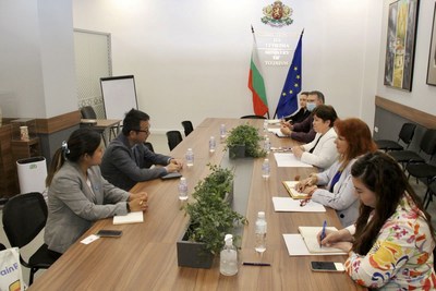 Trip.com Group chairman James Liang meets Bulgarian Minister of Tourism, Stela Baltova