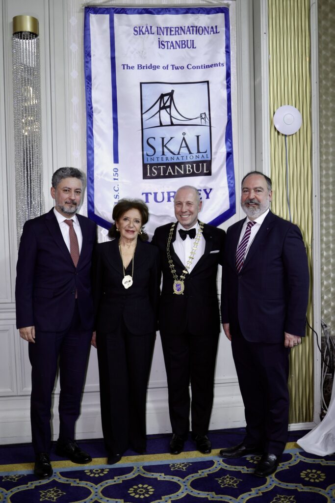 Skal International welcomes IATA leader to its membership