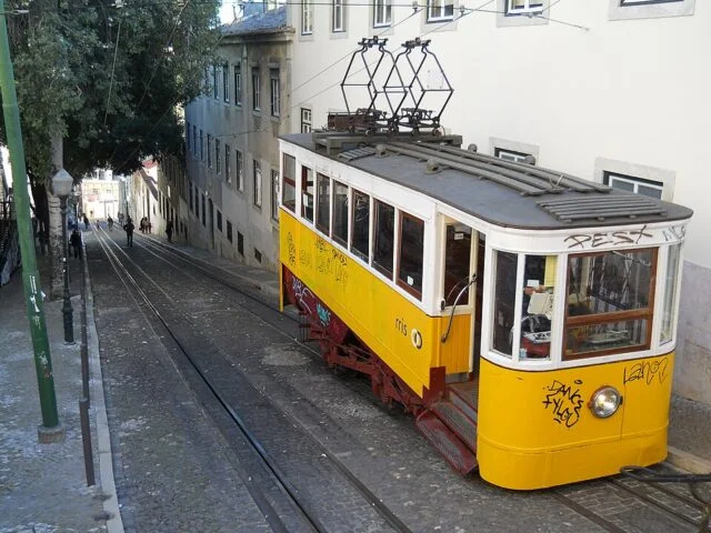 Funicular Derailed in Lisbon, 17 Dead