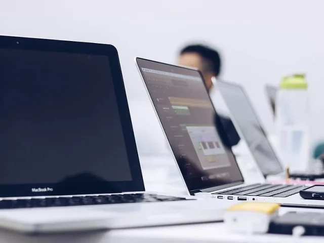 laptop-computer-apple-macbook-1-640x480 Latest Travel & Tourism News