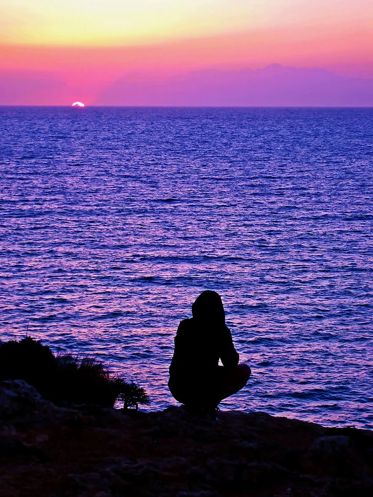 silhouette-sunset-sky-people-silhouettes-preview Vacation Audit: How Tourism Pros Really Travel