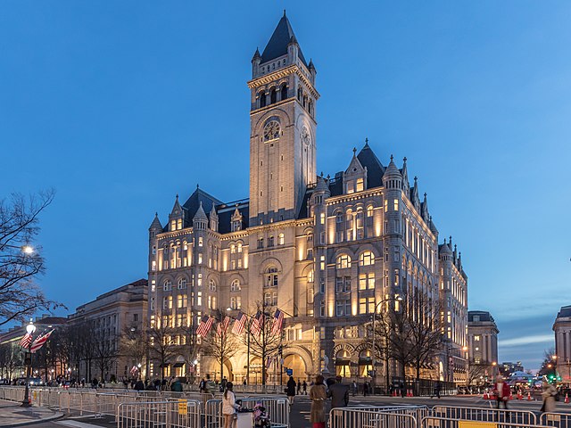 Trump, Washington'daki otelini satıyor