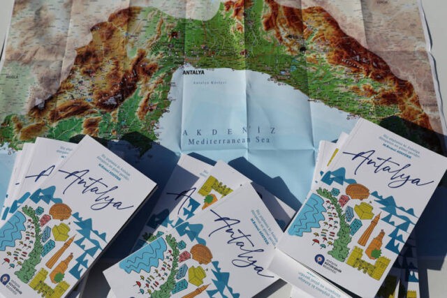 Antalya Belediyesi Turizm Tanıtım Kitabı ve Haritası hazırladı