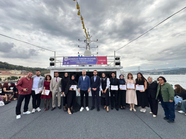 Fatih'in Genç Turizm Elçileri: 'Bana Sor' Dedi, İstanbul'u Tanıttı