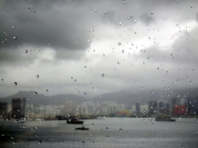 Ragasa Tayfunu Alarmı: Hong Kong’da 500’den Fazla Uçuş İptal Edildi