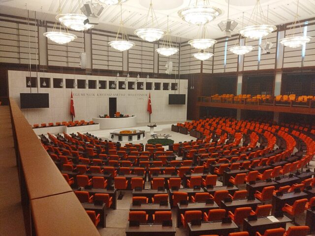 Meclis Gündeminde Turizm Paketi