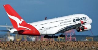 Qantas 100 Yöneticiden Yer Hizmetlerinde Çalışmalarını İstedi
