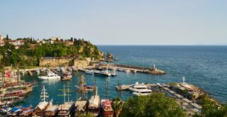Antalya'ya Dokuz Ayda 11 Milyondan Fazla Turist Geldi